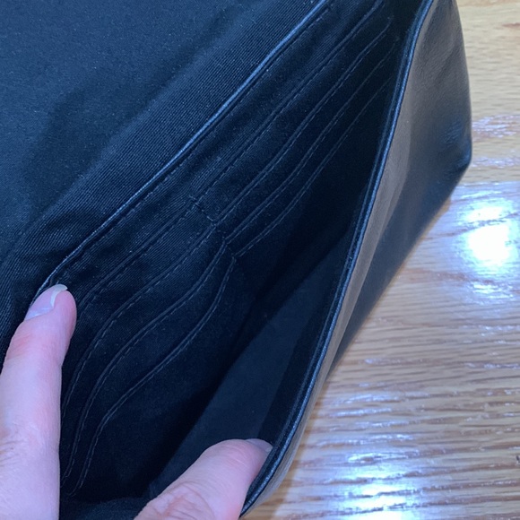 Black leather Coach wristlet - medium size - Picture 5 of 5